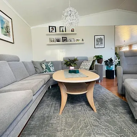 Villa Stor Enebolig Sentralt Pa *