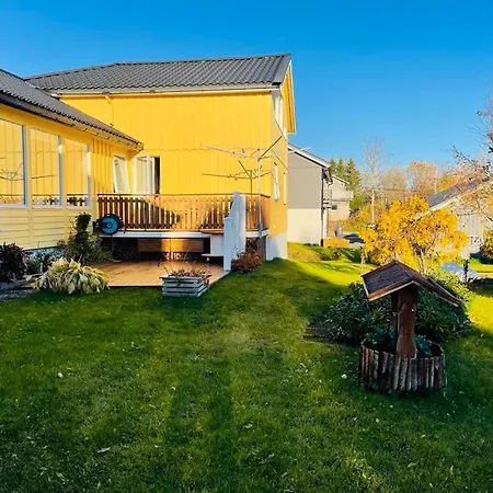 Stor Enebolig Sentralt Pa Villa