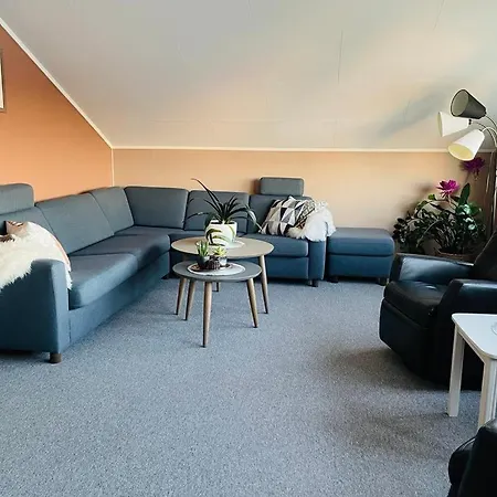 Stor Enebolig Sentralt Pa